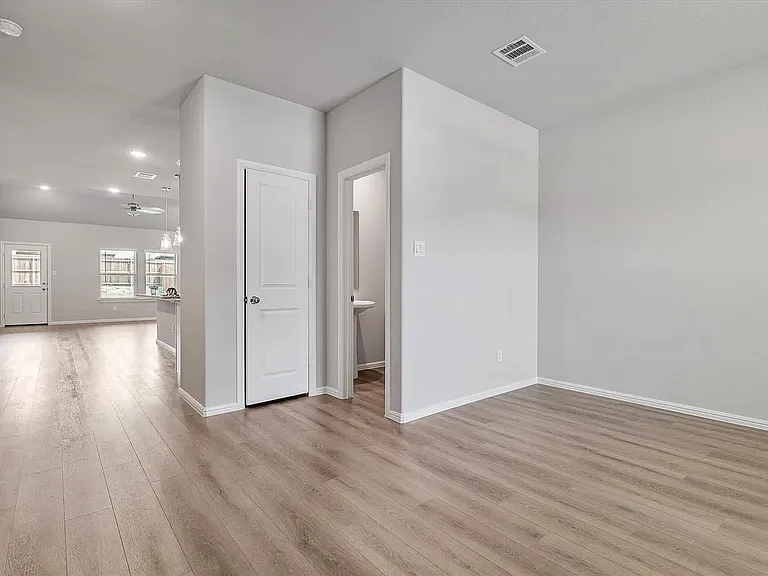 422 Wydown Dr — Photo 26