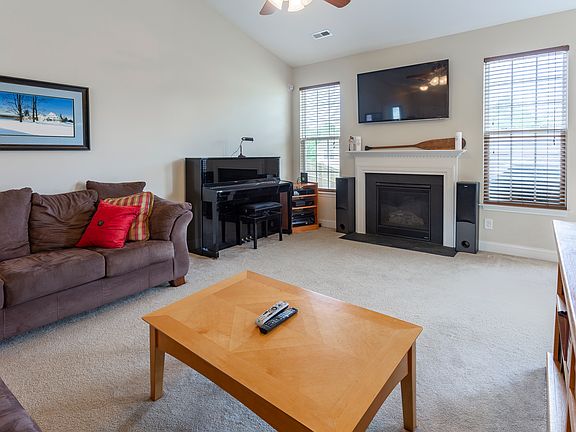 4th image of 533 Macgregor Dr