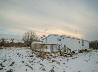 4250 E Winn Rd, Sturgeon, MO 65284