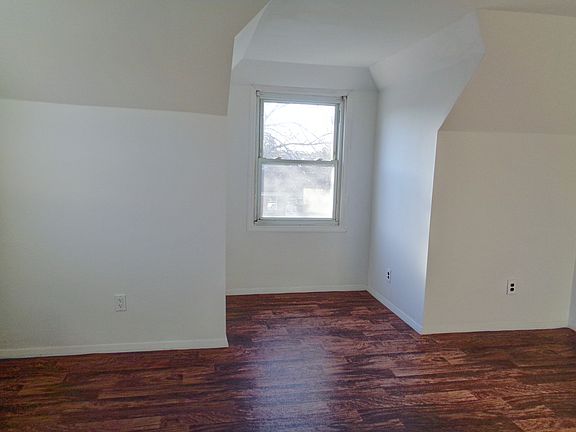 3rd image of 35-00 210 St Bayside Ny 11361 #2