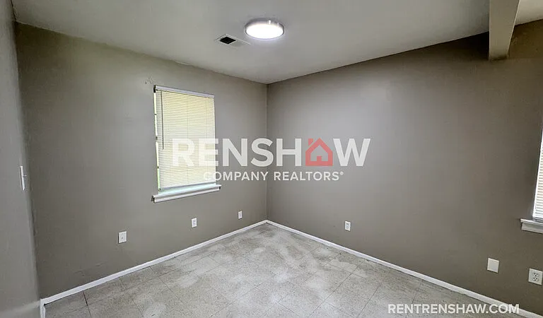 220 Vernelle Ave — Photo 4
