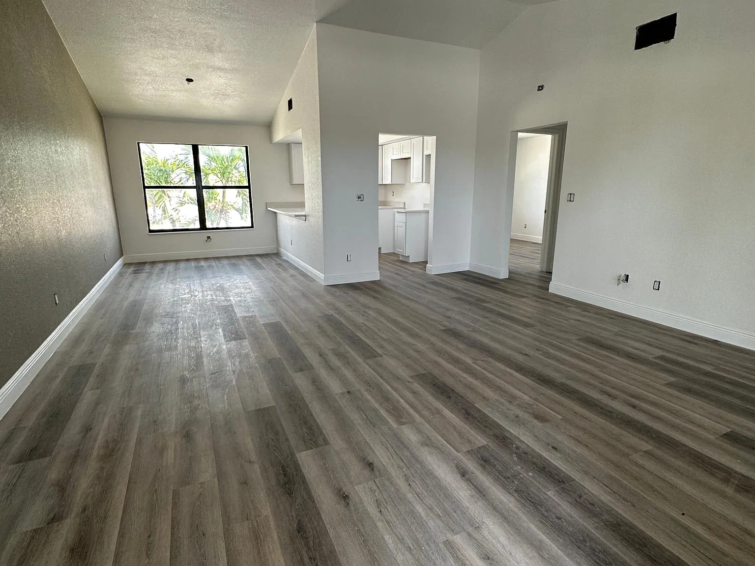 2 bed, 948 sqft, $1,750 — Photo 1