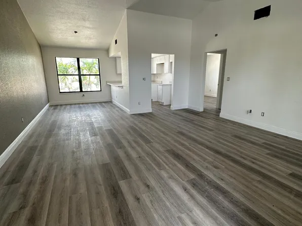 2811 SE 15th Pl APT 203, Cape Coral, FL 33904