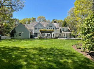 10 Fernwood Dr, Wainscott, NY 11975