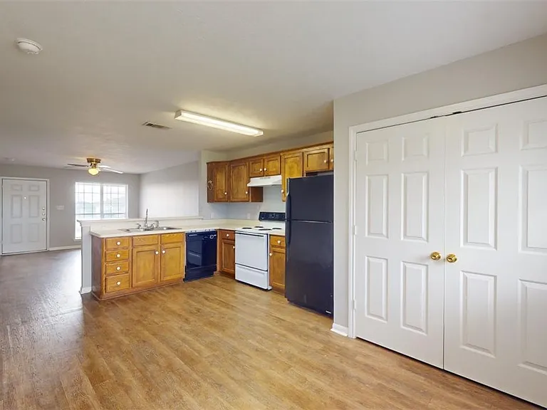 1507 Hollowhill Dr #B — Photo 7