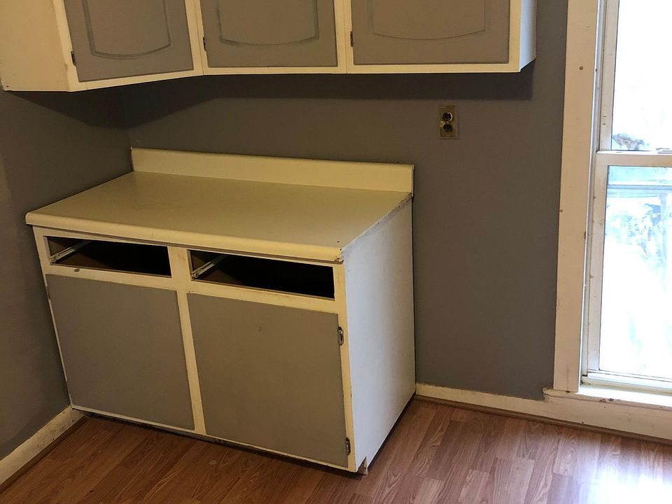 2nd image of 47 Drummond St APT 2