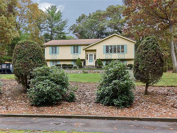 5th image of 117 Wood Cove Dr