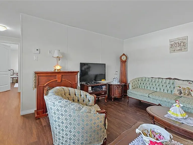 9 Daffodil Ln — Photo 8
