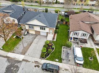 56 Brookstream Ct, Hamilton, ON L8K6J2