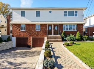 171 Roslyn Rd, Mineola, NY 11501