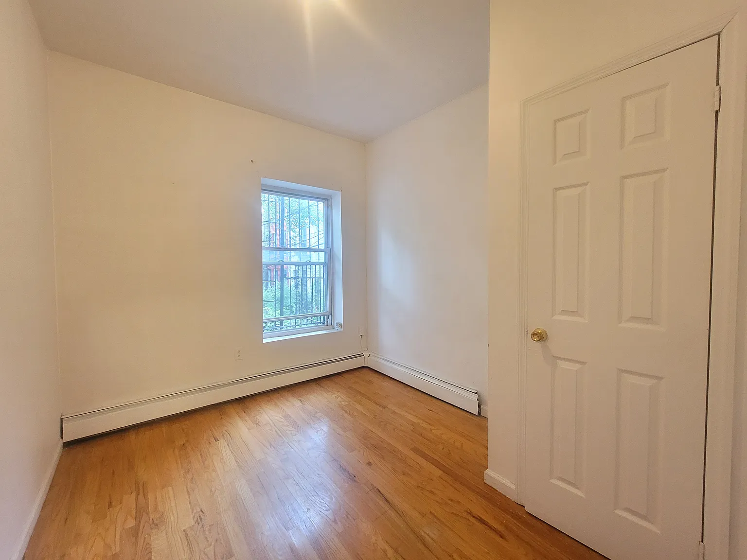 35 Dodworth Street — Photo 4
