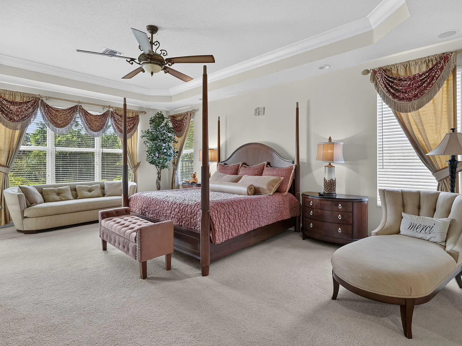 5 bed, 4.5 bath, 4616 sqft, $13,000 — Photo 4