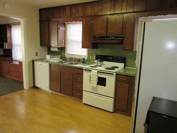 5th image of 110 W Park Dr