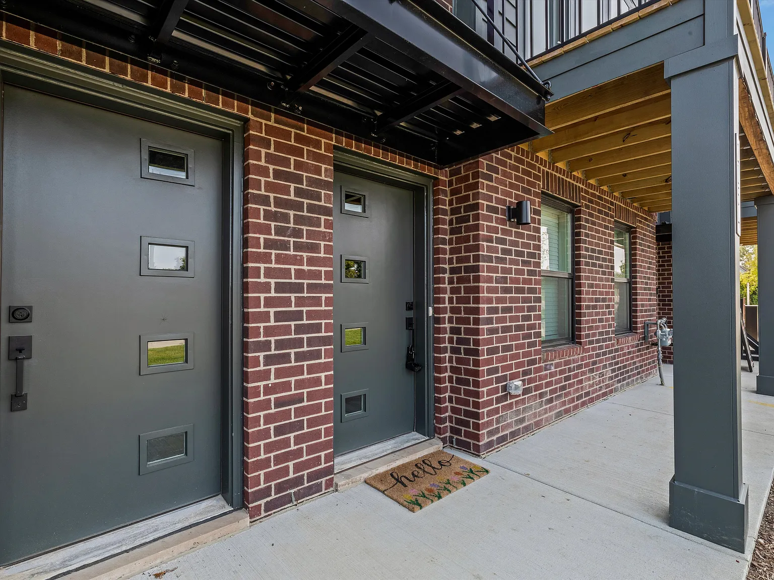 2 bed, 2.5 bath, 1800 sqft, $3,088 — Photo 2