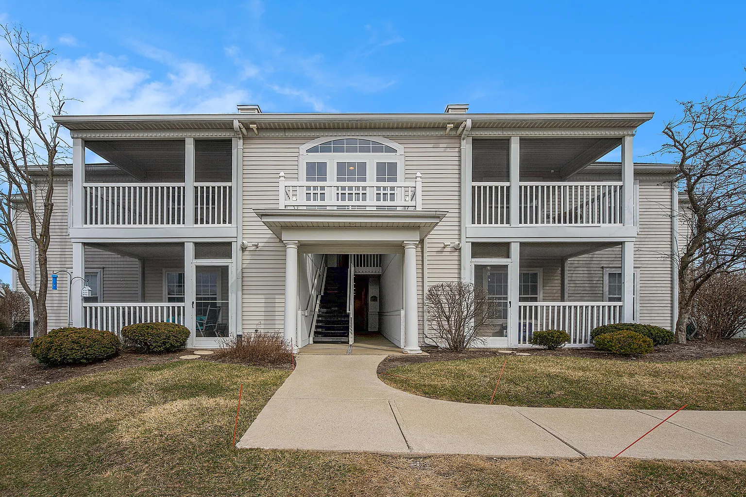 1079 Joyce Ln photo 1