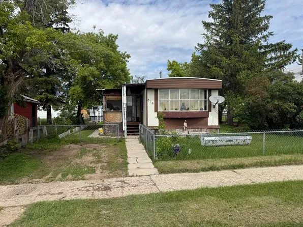 318 S Railway Ave W, Hanna, AB T0J 1P0