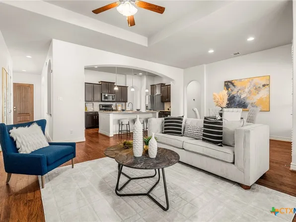 200 Lightcliff St, Hutto, TX 78634