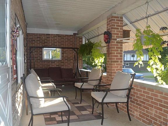 4th image of 402 9th St