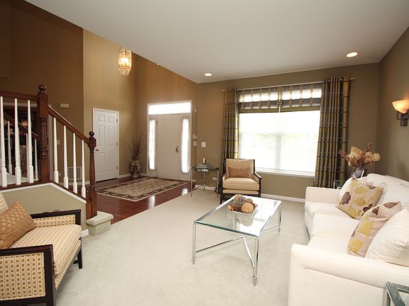 4th image of 1520 Russell Dr