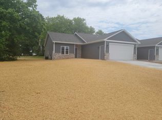 1001A Mill Pond Cir, Weyauwega, WI 54983