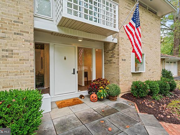 5th image of 9420 Garden Ct