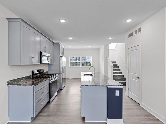 3rd image of 3159 Clover Ridge Dr