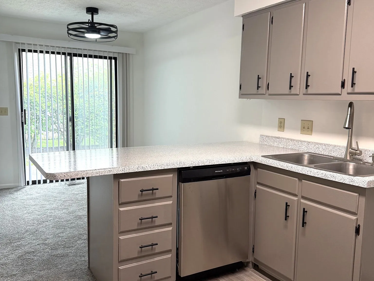Senior 55+ Cozy 2 Bed 1.5 Bath in Centerville - $1350/mo - Available 9/1 — Photo 4
