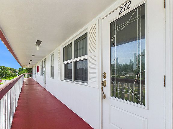 3rd image of 272 NORTHAMPTON N