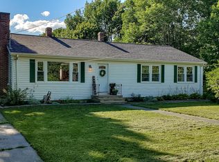 5 Peaslee Rd, Pittston, ME 04345