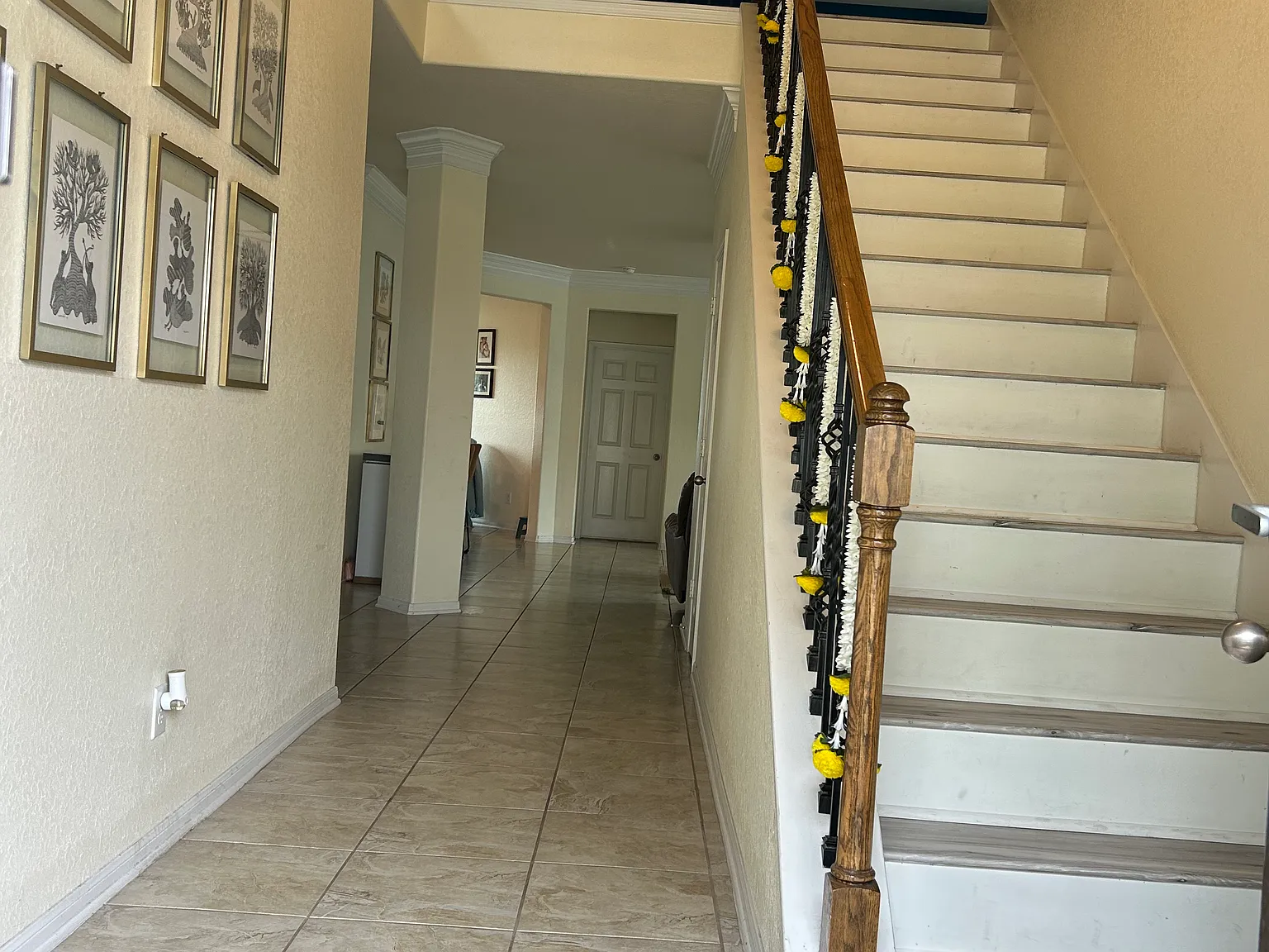 5 bed, 2.5 bath, 3206 sqft, $2,500 — Photo 2