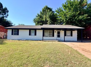 212 E Maple Ave, Perry, OK 73077
