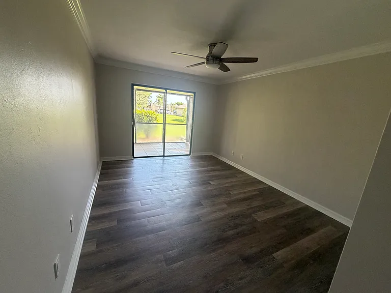 9305 Cobbler Ln — Photo 2