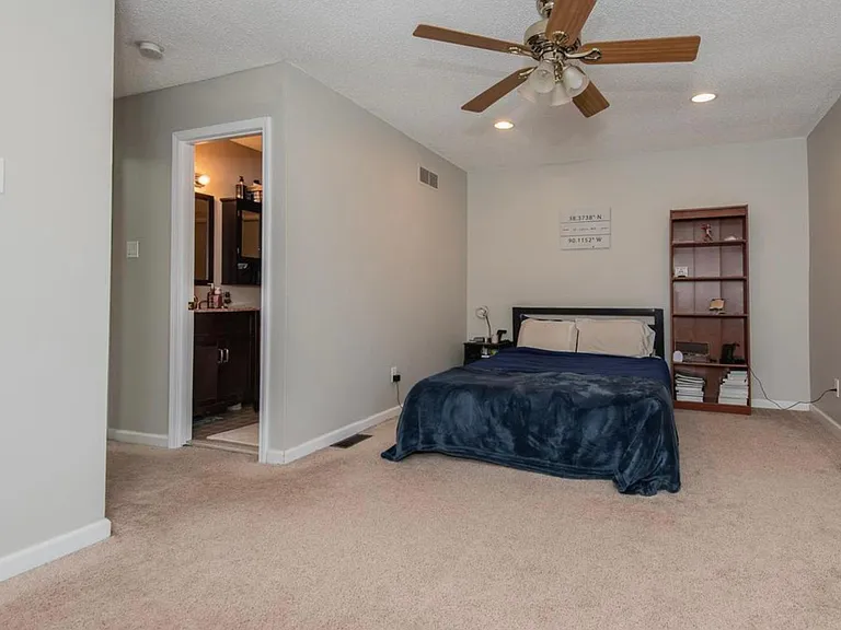 2032 Silent Spring Dr — Photo 14