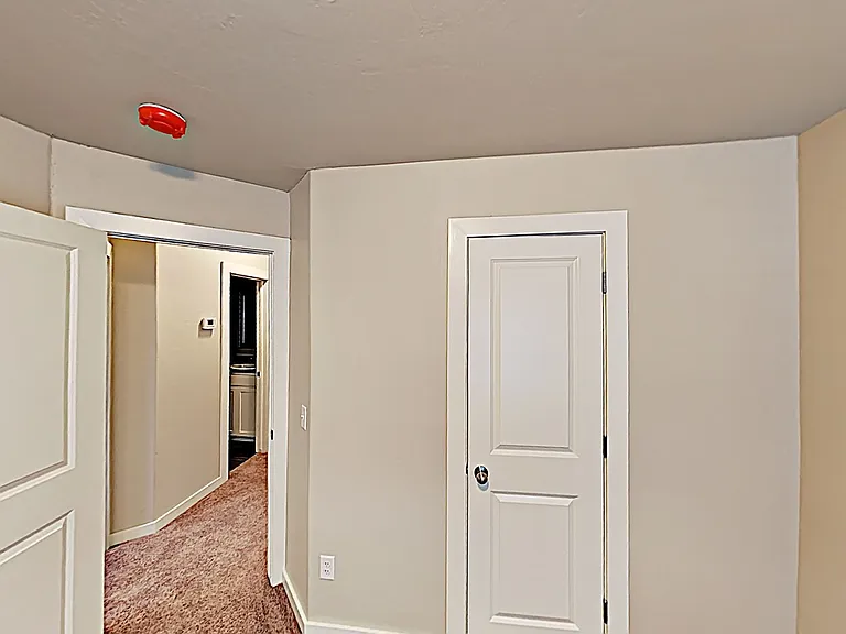 1045 Creekside Dr — Photo 10