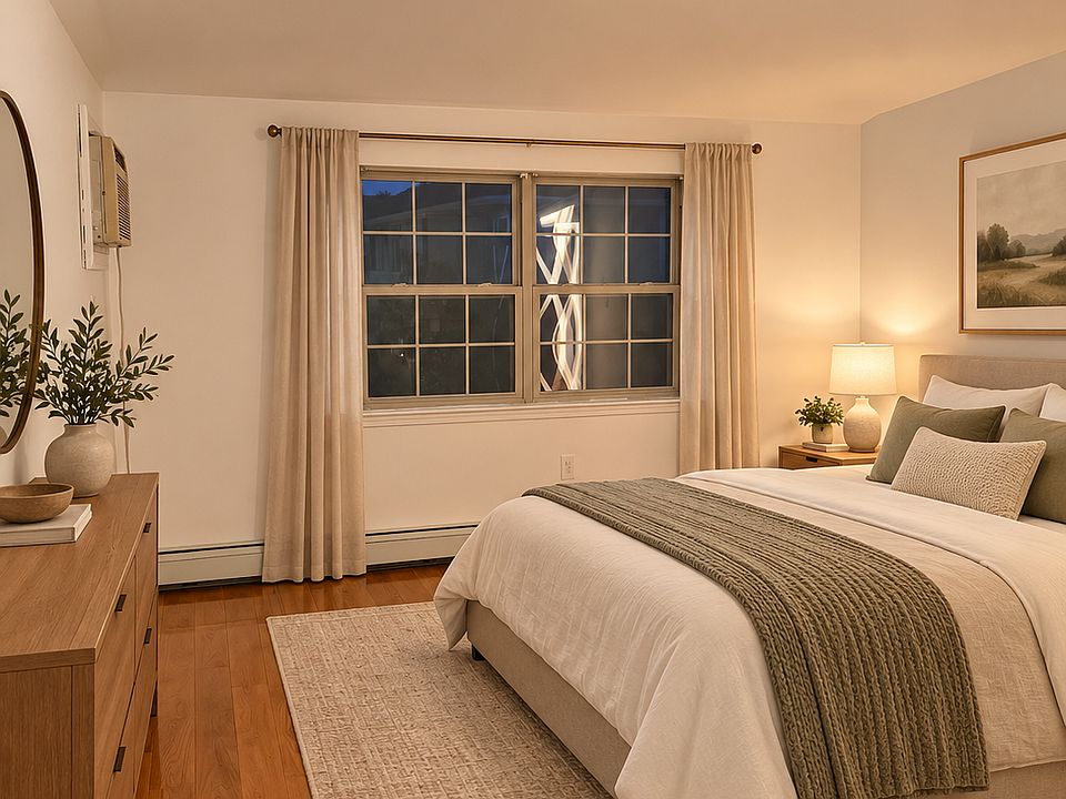 1st image of 3934 Laurel Ave #2