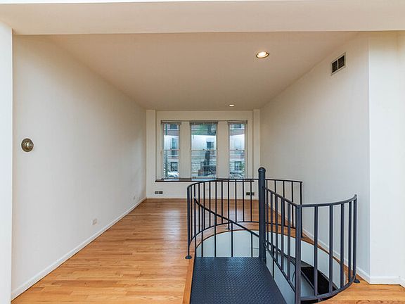2nd image of 1301 N Hoyne Ave #1REAR