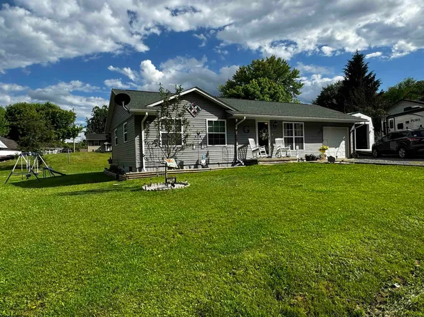 285 Garton Ave, Weston, WV 26452