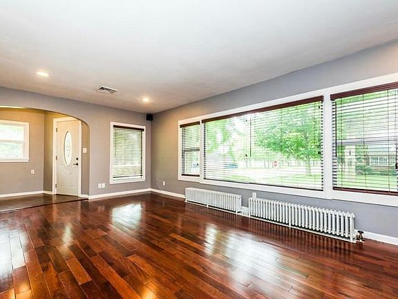 5th image of 2215 Lakeview Ave