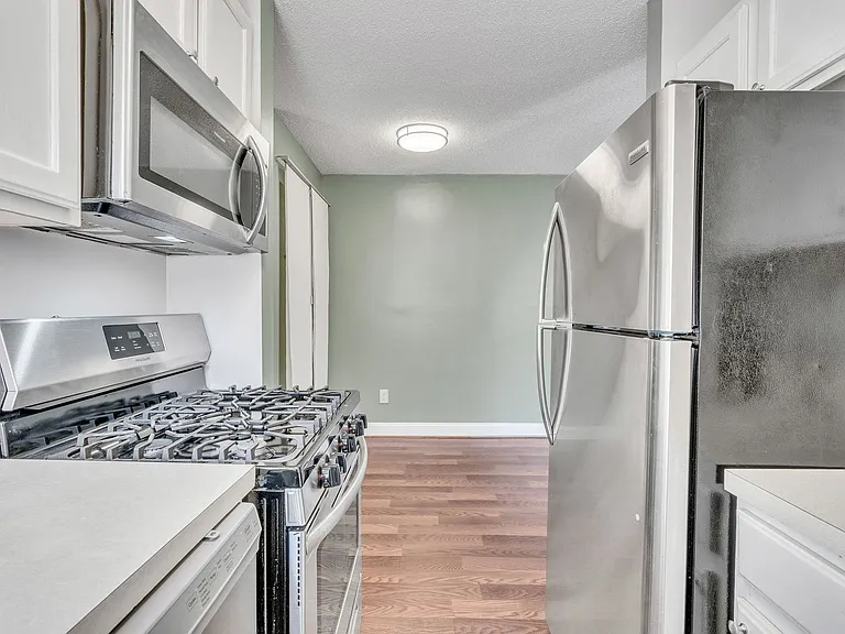 2237 Farrington Ave #203 — Photo 12