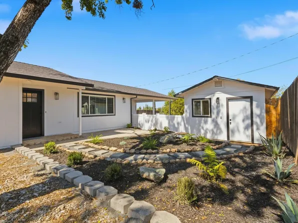 12171 Dry Creek Rd, Auburn, CA 95602