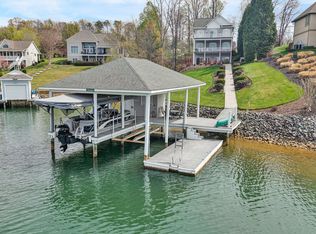 171 Marvin Gardens Dr, Moneta, VA 24121