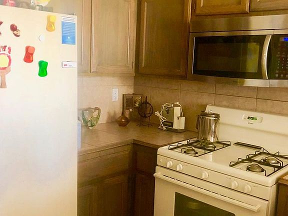 4th image of 2916 Rosewood Cir