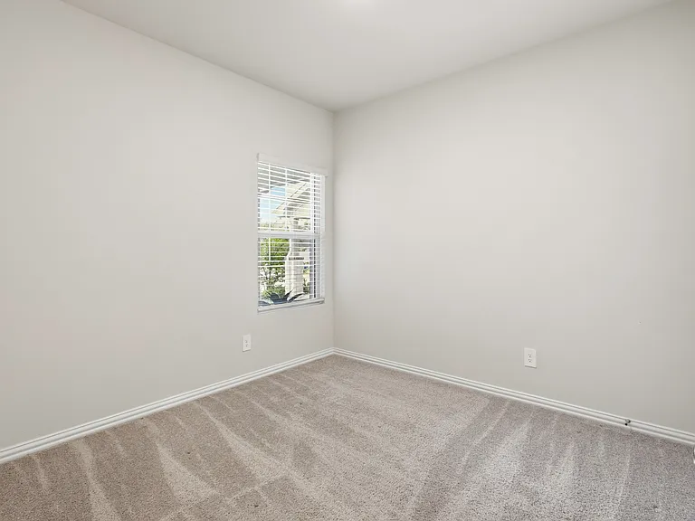 206 Goosewood Dr — Photo 8