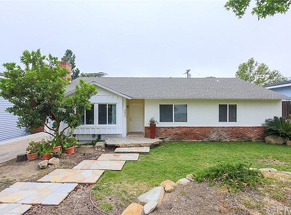 3rd image of 3822 Los Olivos Ln