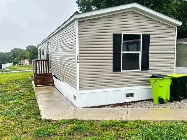 386 Oil Ln, Belton, MO 64012