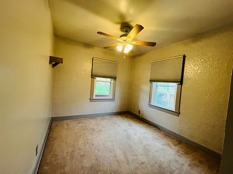 703 Laura St — Photo 14