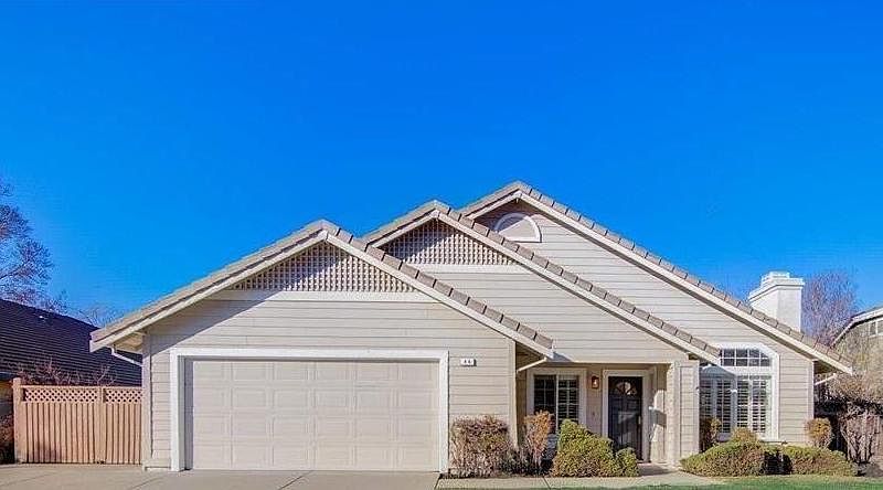 1st image of 46 Daisyfield Dr