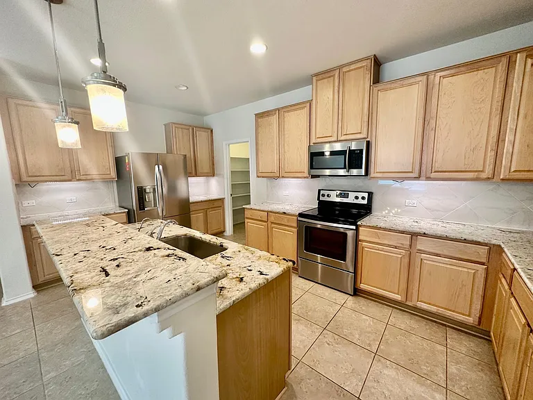 413 Hunters Hill Dr — Photo 8