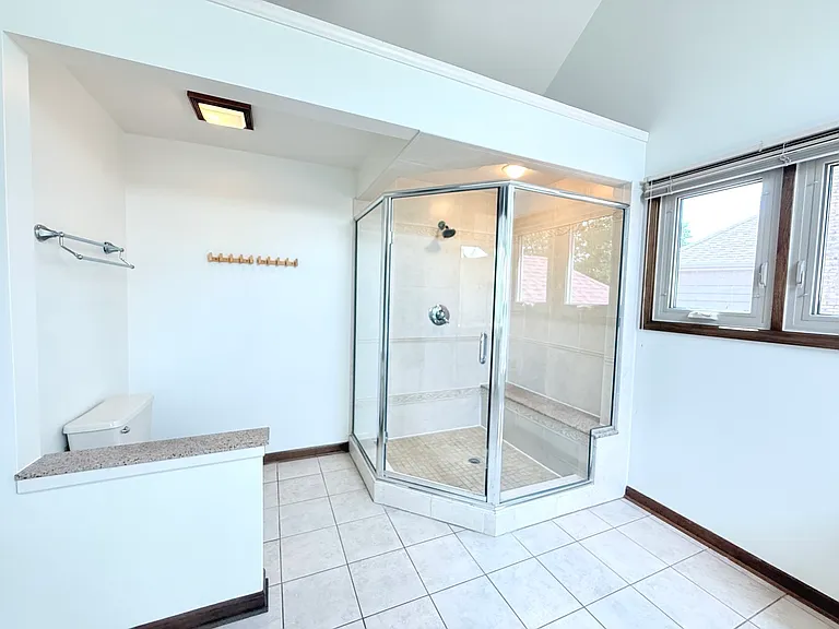 2318 River Woods Dr — Photo 22