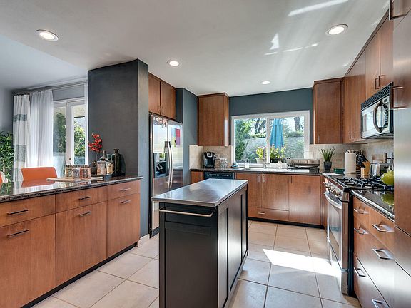5th image of 260 N Hermosa Dr